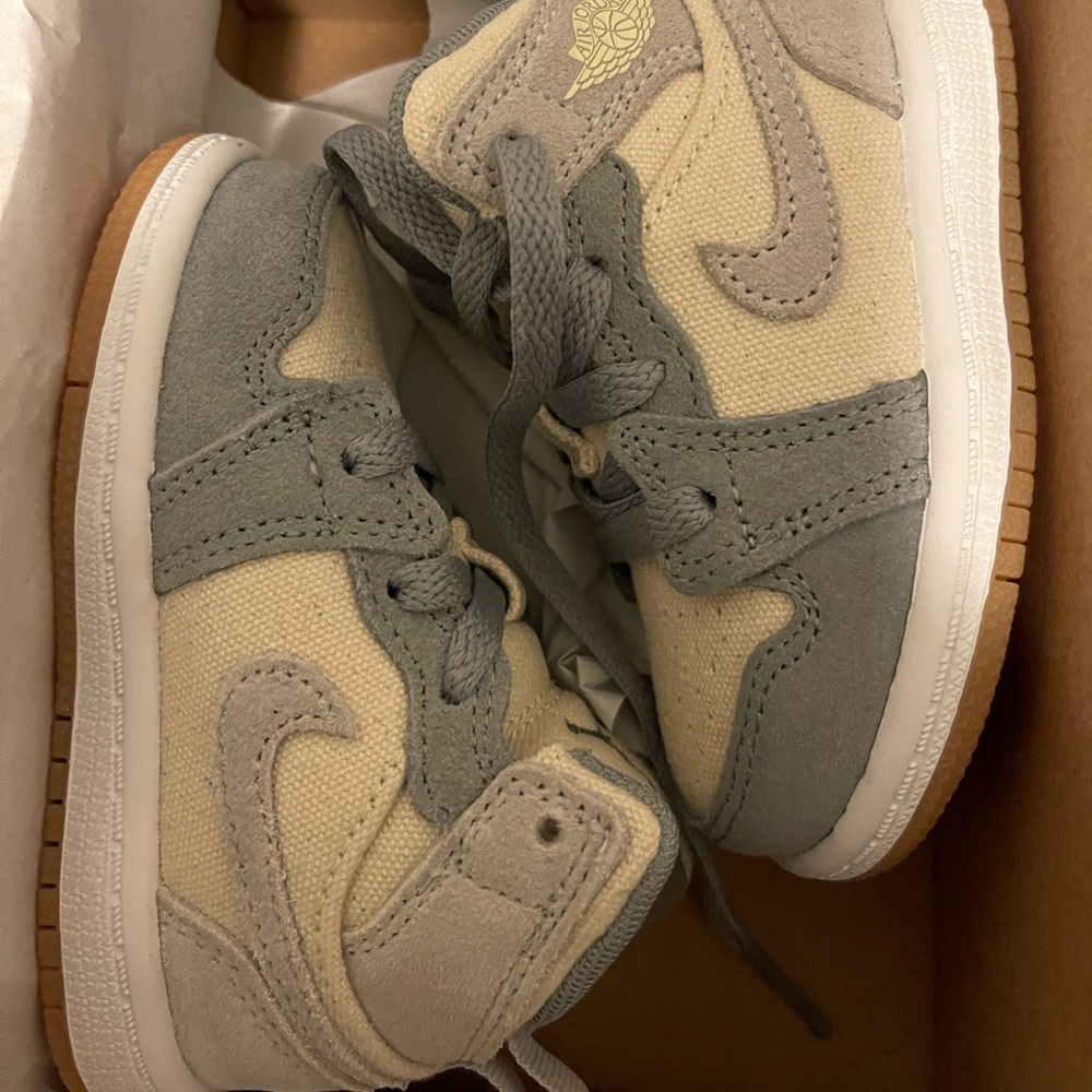 JORDAN 1 MID SE 5c